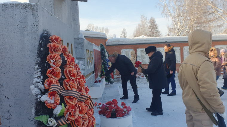 В память о Сталинградской победе.